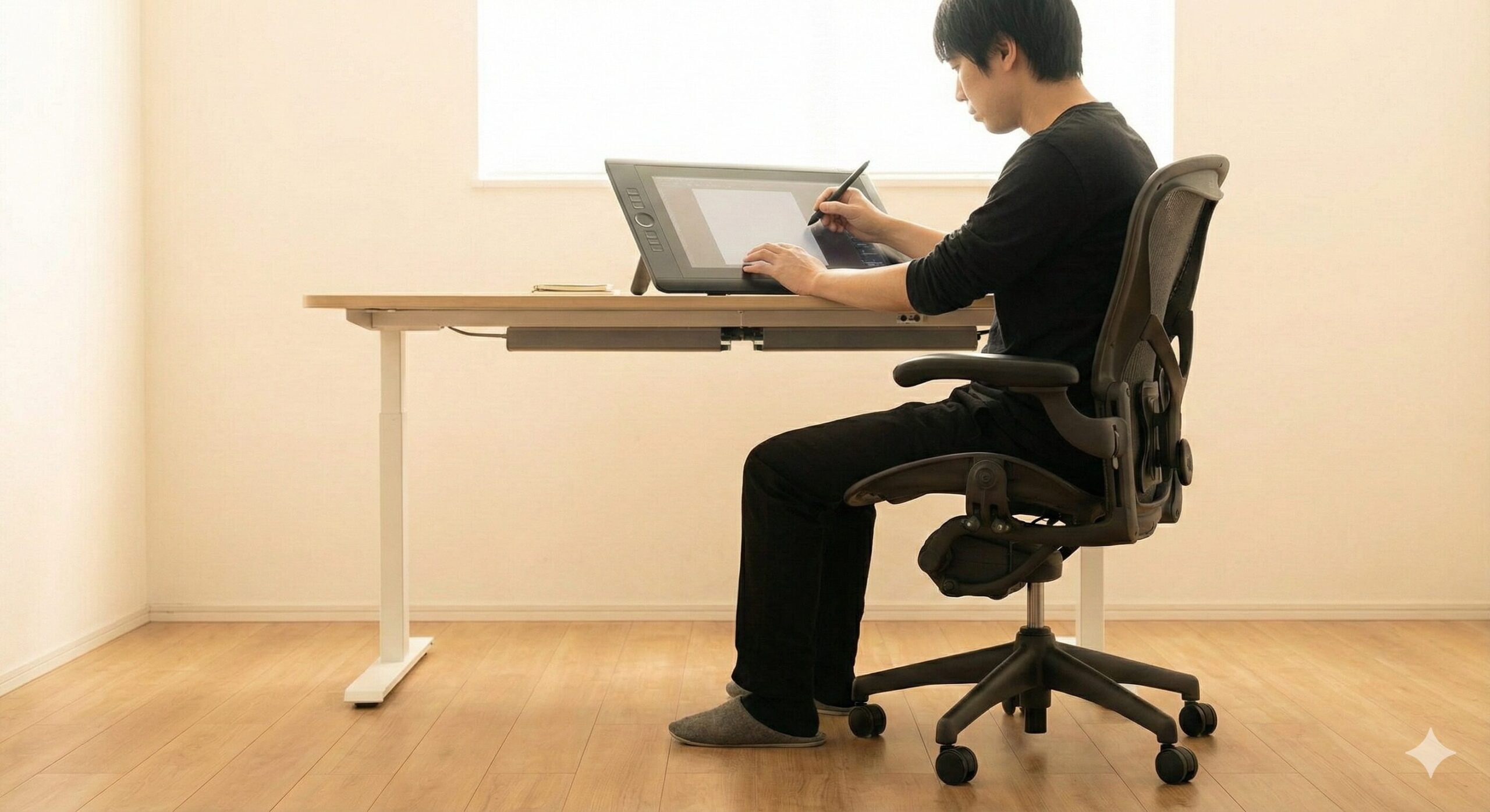 長時間の描画作業で前かがみになるイラストレーターの姿勢分析